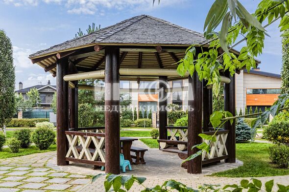 Коттеджный поселок Монтевиль: . Новорижское ш., 23 км от МКАД