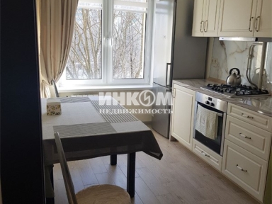 2-х комнатная квартира, Красных Зорь ул, 49