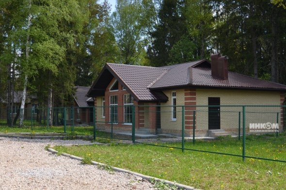 Коттеджный поселок Свой лес Свой пляж: Дома. Дмитровское ш., 45 км от МКАД